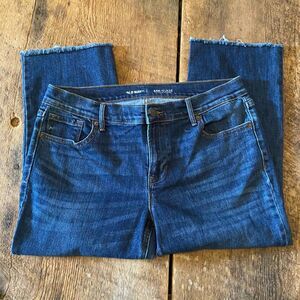 Old Navy Cropped Kick Dark Worn Raw Edge Jeans Size 10